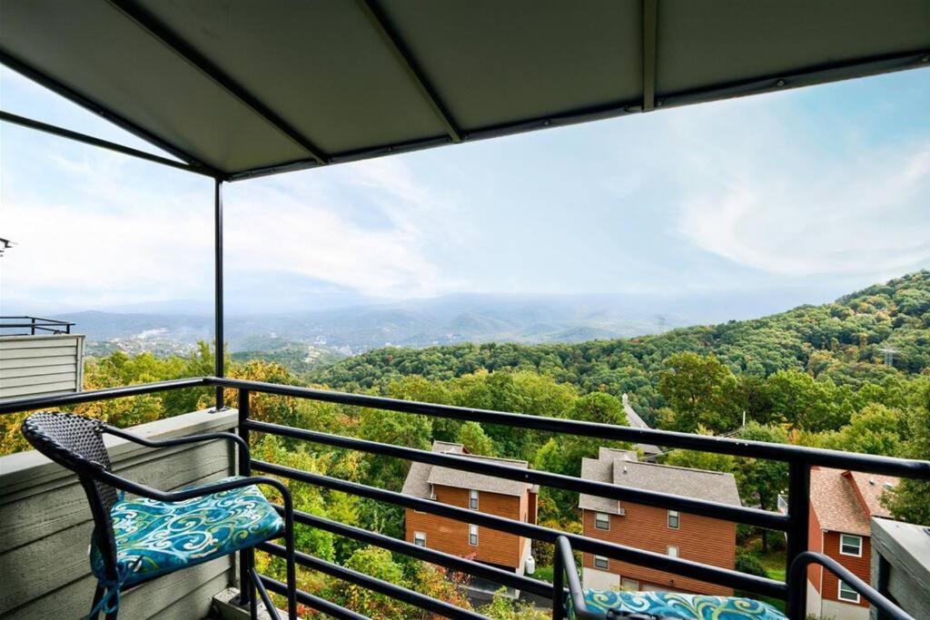 Spacious Gatlinburg Condo With Million Dollar Mountain Views Exterior photo
